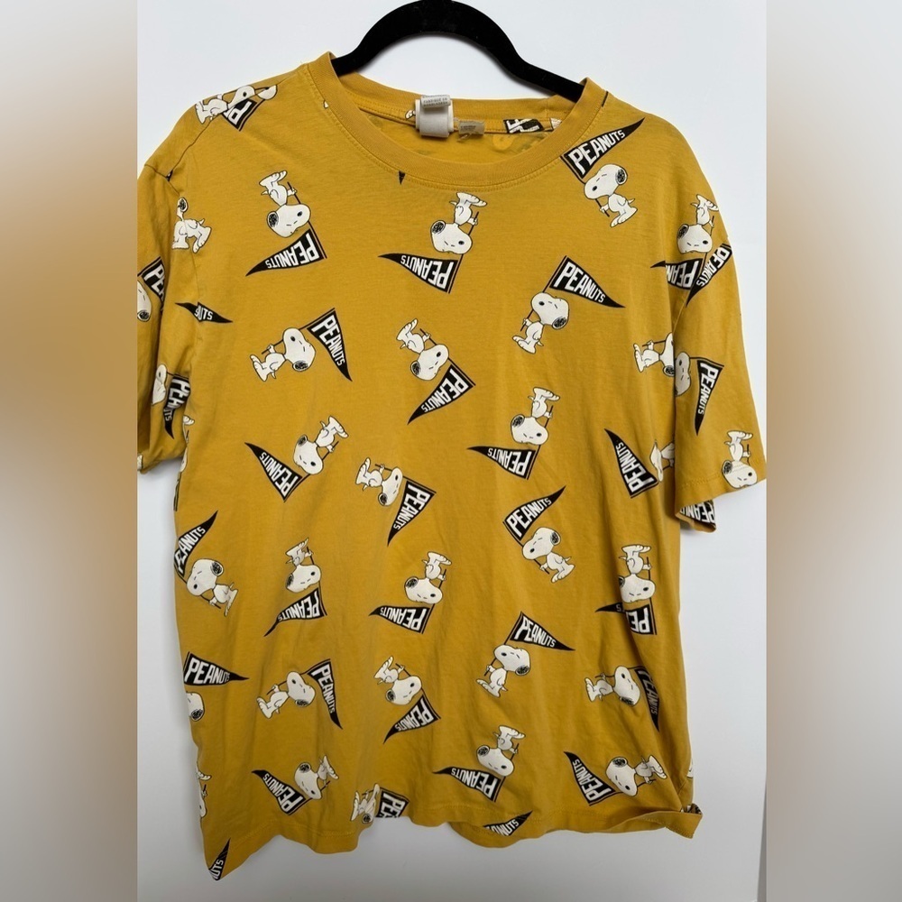 H&M peanuts crew neck T shirt woman’s Large